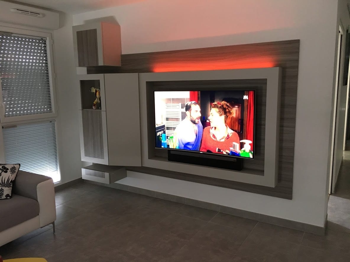 Meuble TV suspendu avec LED intégrée à Vitré - Lavaleur