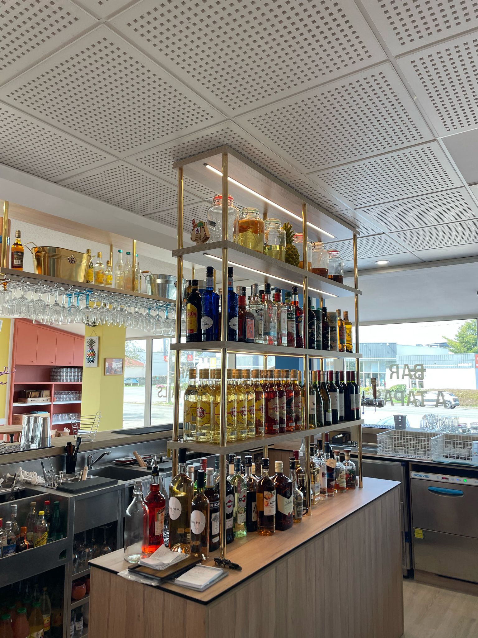 Cave à Vin et Équipements Sur Mesure